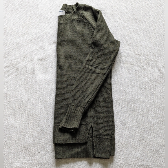 Set of 2 Old Navy Sweaters - Picture 4 of 7